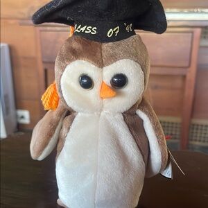 Wise class of 07 ‘98 beanie baby. Tags intact and available to review in photos.